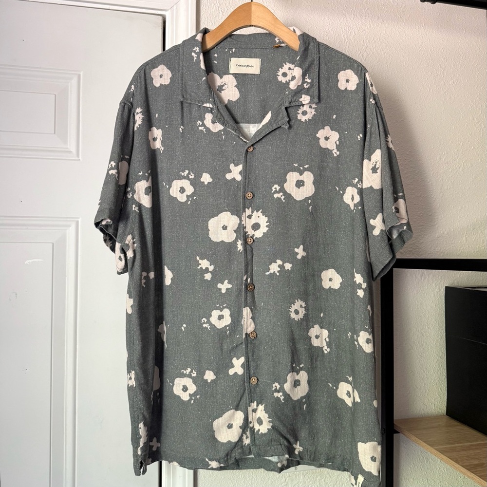 CRITICAL SLIDE grey white floral cotton linen short sleeve button up shirt‎